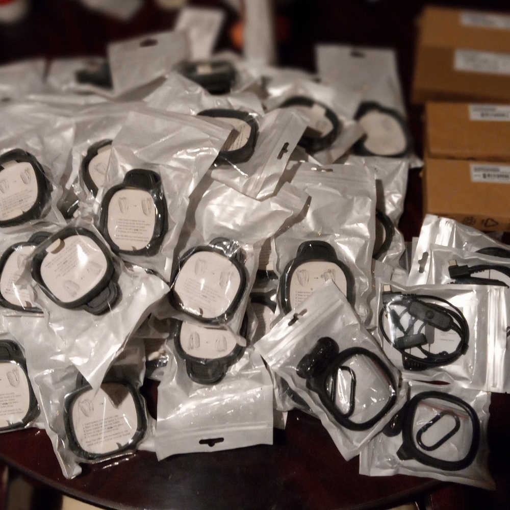 For swivel earpiece with pit and slim plug, 45 spring clip kits, 4 hs cont.,1ear